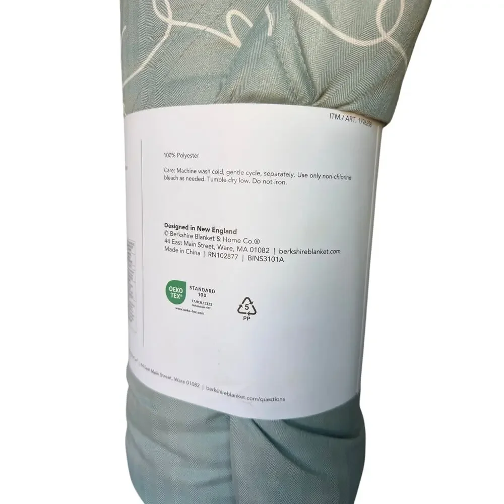 Berkshire Down Alternative Filled Blanket Twin Size 66